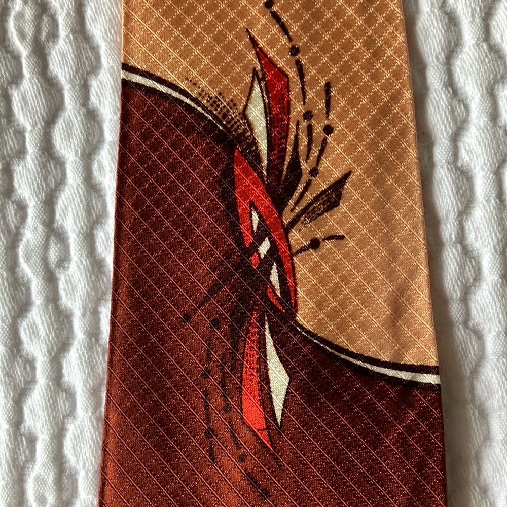 Vintage tie, 1950s, two tone brown & peachy gold, 52 1/2 inches